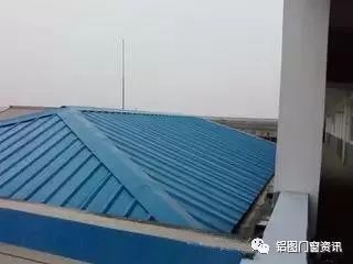 钢结构房顶有几种做法彩钢瓦下雨天声音很大（彩钢瓦下雨天声音大怎么办）