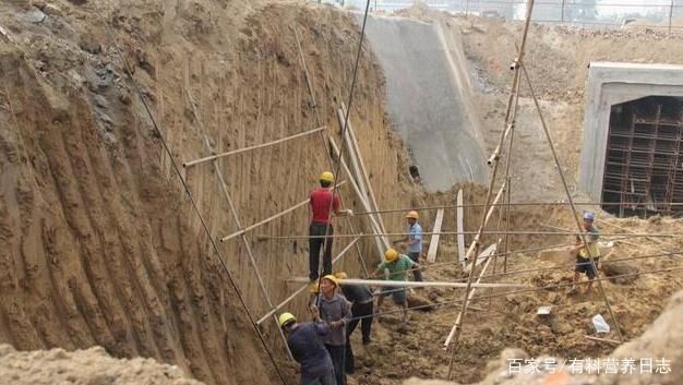 农村建房基础怎么做最好省钱（农村建房地基选材技巧农村建房施工团队选择指南）