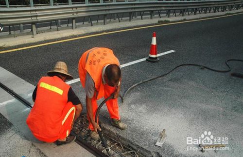 混凝土路面修补料的用法有哪些（冬季混凝土路面常见病害及处理,修补料与基面粘结技术）